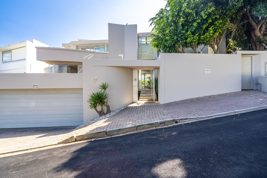 8 Bedroom Property for Sale in Camps Bay Western Cape